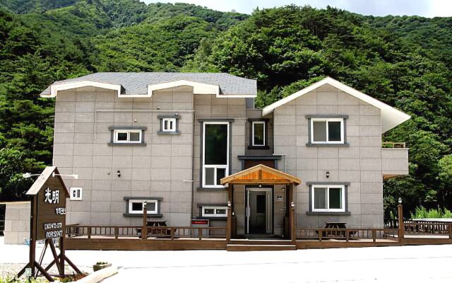 Yangyanggwangmyeong Family Pension