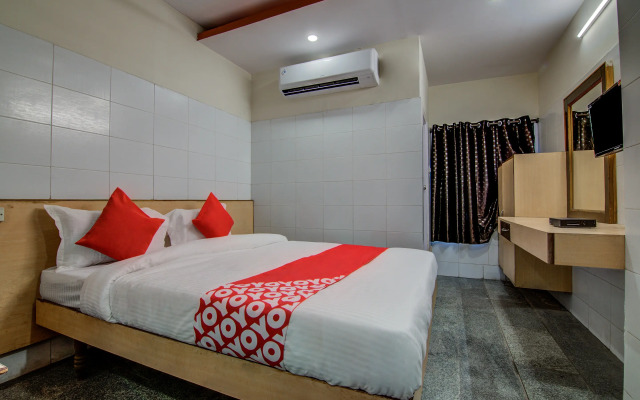 OYO 14669 Mayur's Residency