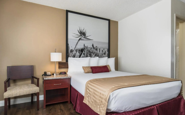 Kings Inn Anaheim at the Park & Convention Center