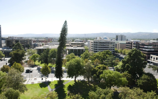 Mantra Hindmarsh Square Adelaide