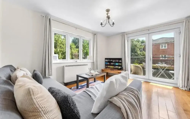 Cosy London Apartment Near Canary Wharf