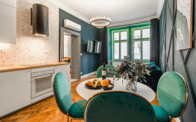 Charles Bridge Suite by Riverside