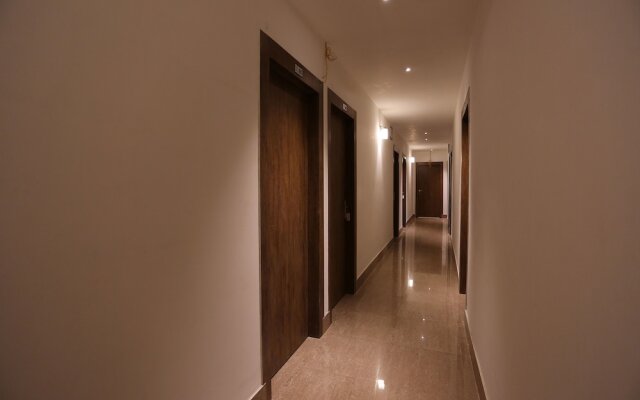 OYO 9814 Hotel Parnil Palace 2
