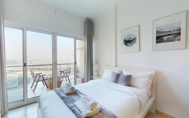 LV13 - Elegant Studio in Lake View Tower