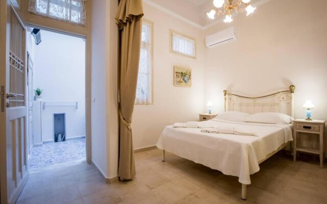 Neoclassical apartment with 2 bedrooms in Piraeus