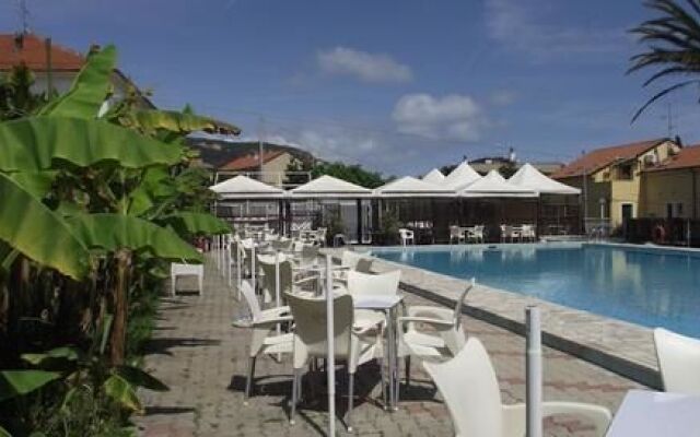 Riviera Suite Apartments