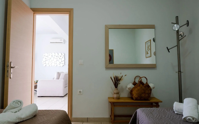 Tesys Studios & Apartments