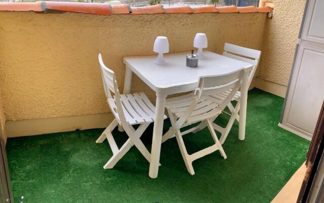 SEIGNOSSE PLAGES: Beau Studio équipé avec terrasse face aux dunes