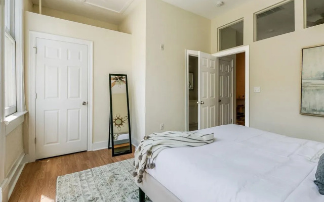 Sunny Arts/warehouse District Suites by Sonder