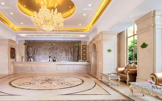 Vienna Hotels-Yichen main store Longhua