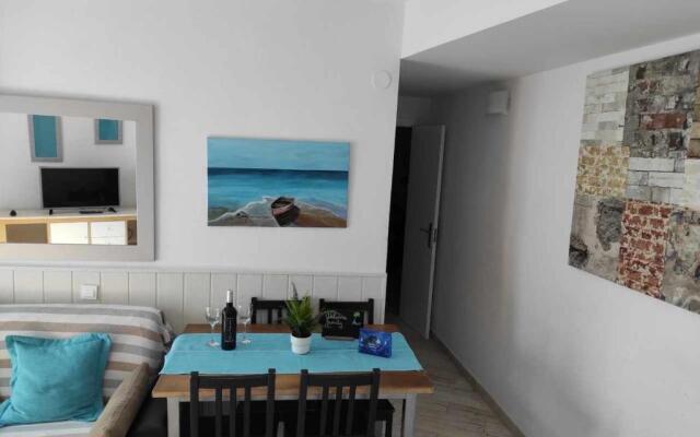 Benal Beach 704