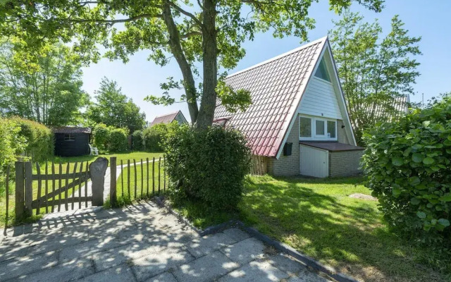 Radiant Seaside Holiday Home