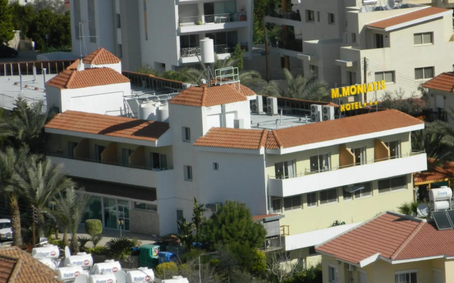 Moniatis Hotel