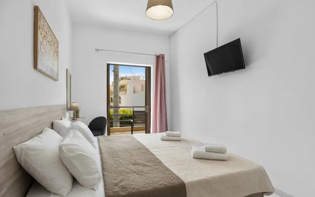 Seafront Apartment in Chania 7