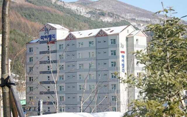 Goodstay HighValley Hotel