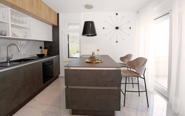 Beachfront villa Senses for 12 in Milna