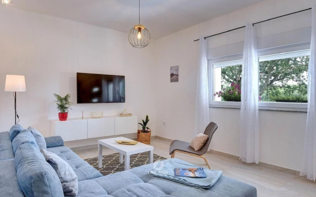 Apartment in Valtura With Family-friendly Yard