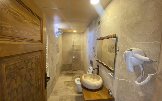 Ala Stone House