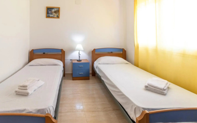 LA FARELLA 60 apartamento bien ubicado con balcón