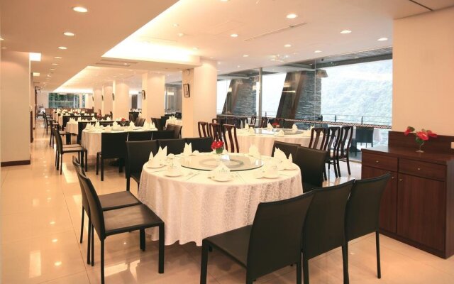 Naluwan Spring Resort Hotel