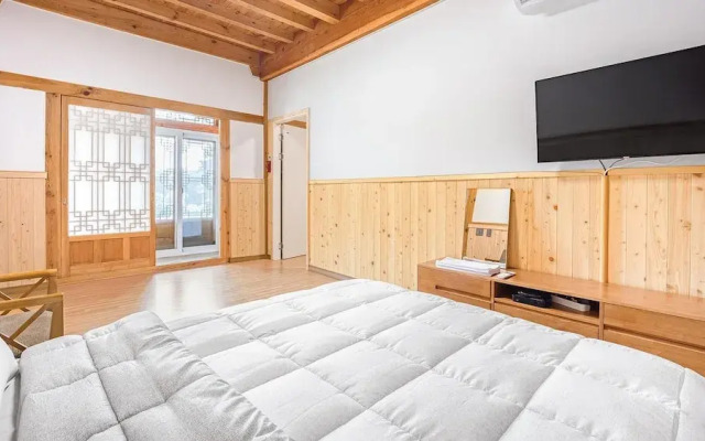 Gangneung Booyoonok Hanok Pension