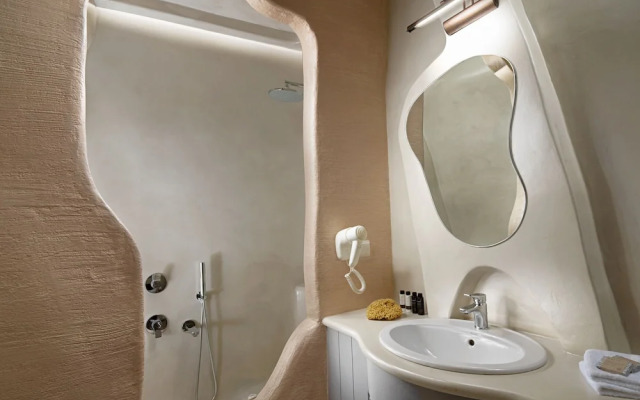 Tholos Resort Hotel