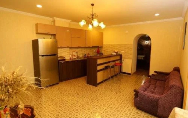 Guest House 2017