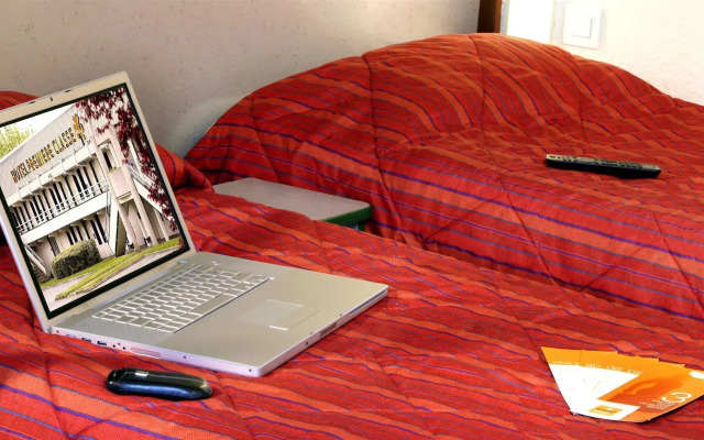 Hotel Première Classe Saint Quentin En Yvelines - Elancourt