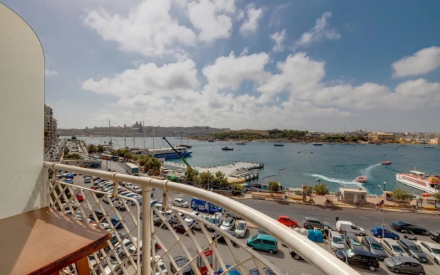 Seaview Apartment Top Location in Sliema