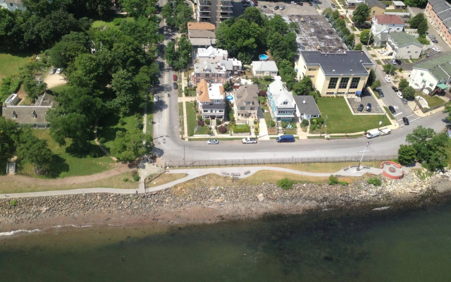 The Harbor House Bed & Breakfast