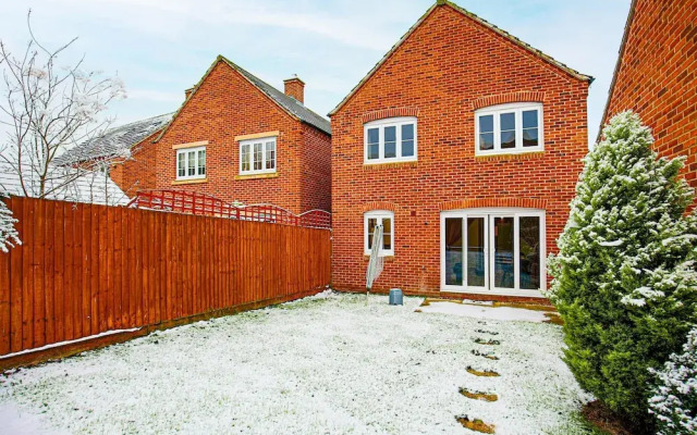 Detached 4 Bed-ultrafast Wifi,garden,free Parking