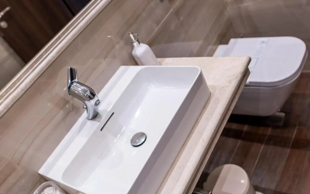 Apartment Antique Theatre 2