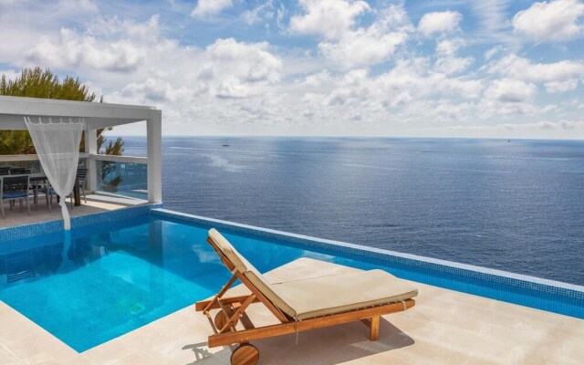 Villa with 4 Bedrooms in El Toro, with Wonderful Sea View, Private Pool, Furnished Garden