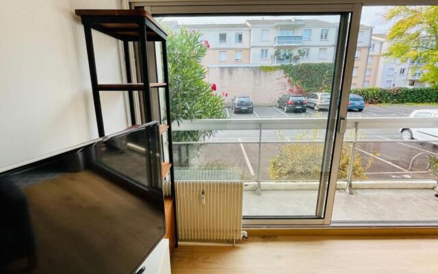 Furnished Apartment With Balcony & Parking in A Secure Residence