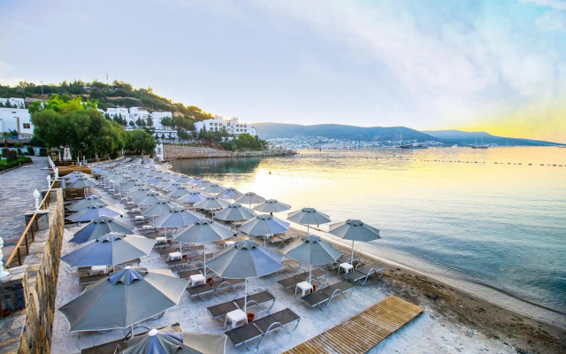 Azka Hotel