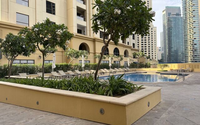 Manzil - Modern 3BR Home in JBR, Beach Front