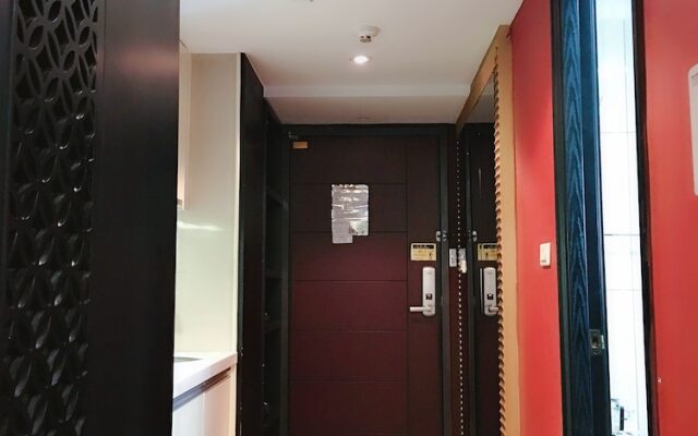 Q square Garden Apartment 13