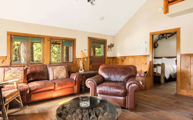 Whispering Pines Walk to Bear Mountain!