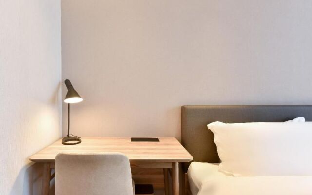 Hanting Youjia Hotel (Beijing Daxing New Media Industrial Base)