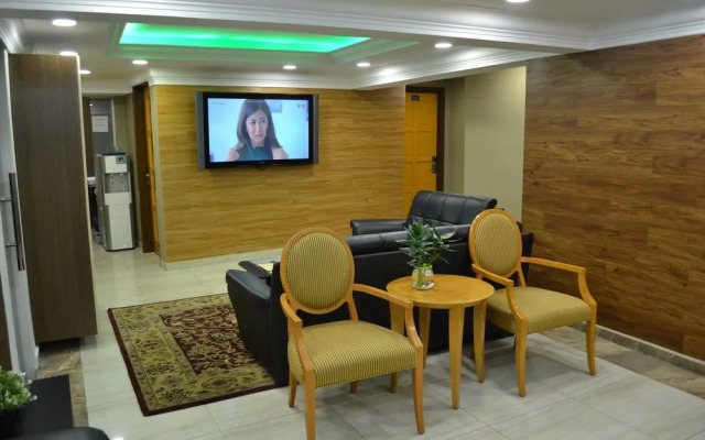 Oyo 117 Hotel Safari 2