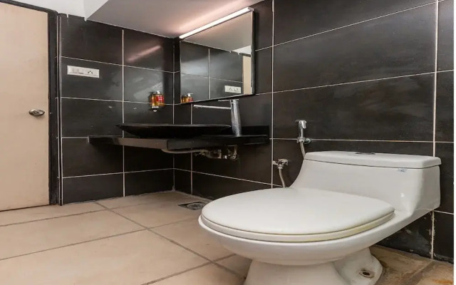 Collection O 28825 Oriental Inn Gopalapuram