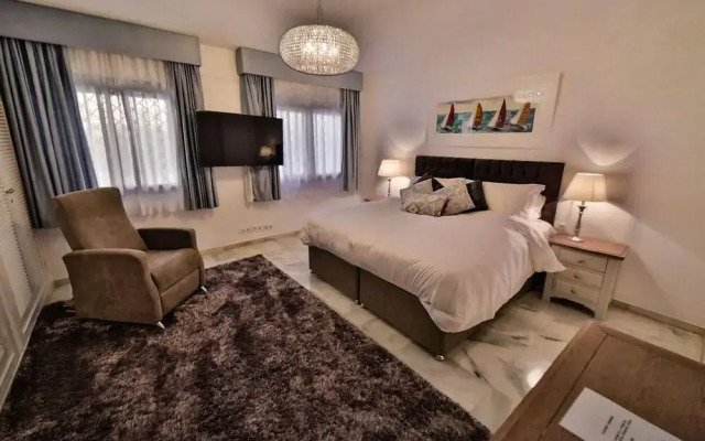 Luxury Apartment On The Golden Mile