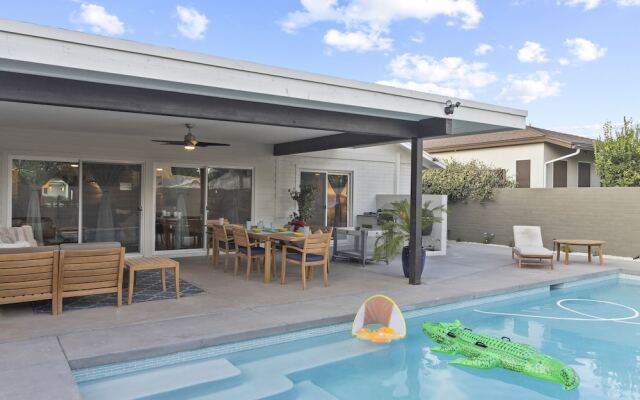 Bichitos Playground Heated with pool
