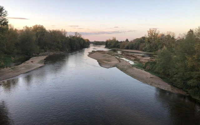 Charming Home by River Allier Hiking Trails