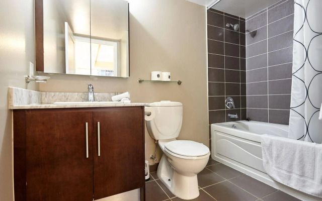 JJ Furnished Apartments & Private Suites Toronto: Entertainment District