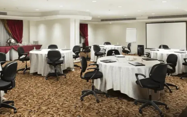 Razana Al Rawadha Hotel