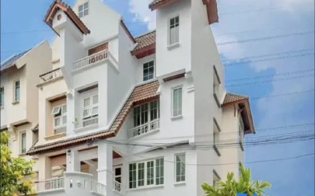 tropical private pool villa