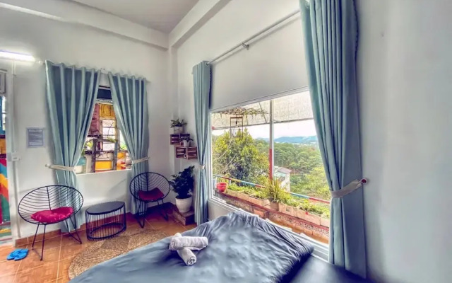 Mây's House