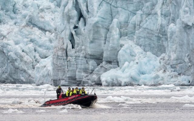 Svalbard Hotell - Polfareren
