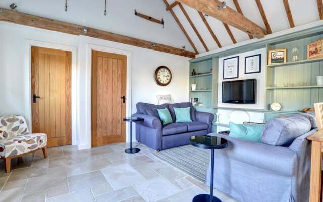 Serene Holiday Home in Linton With Private Swimming Pool